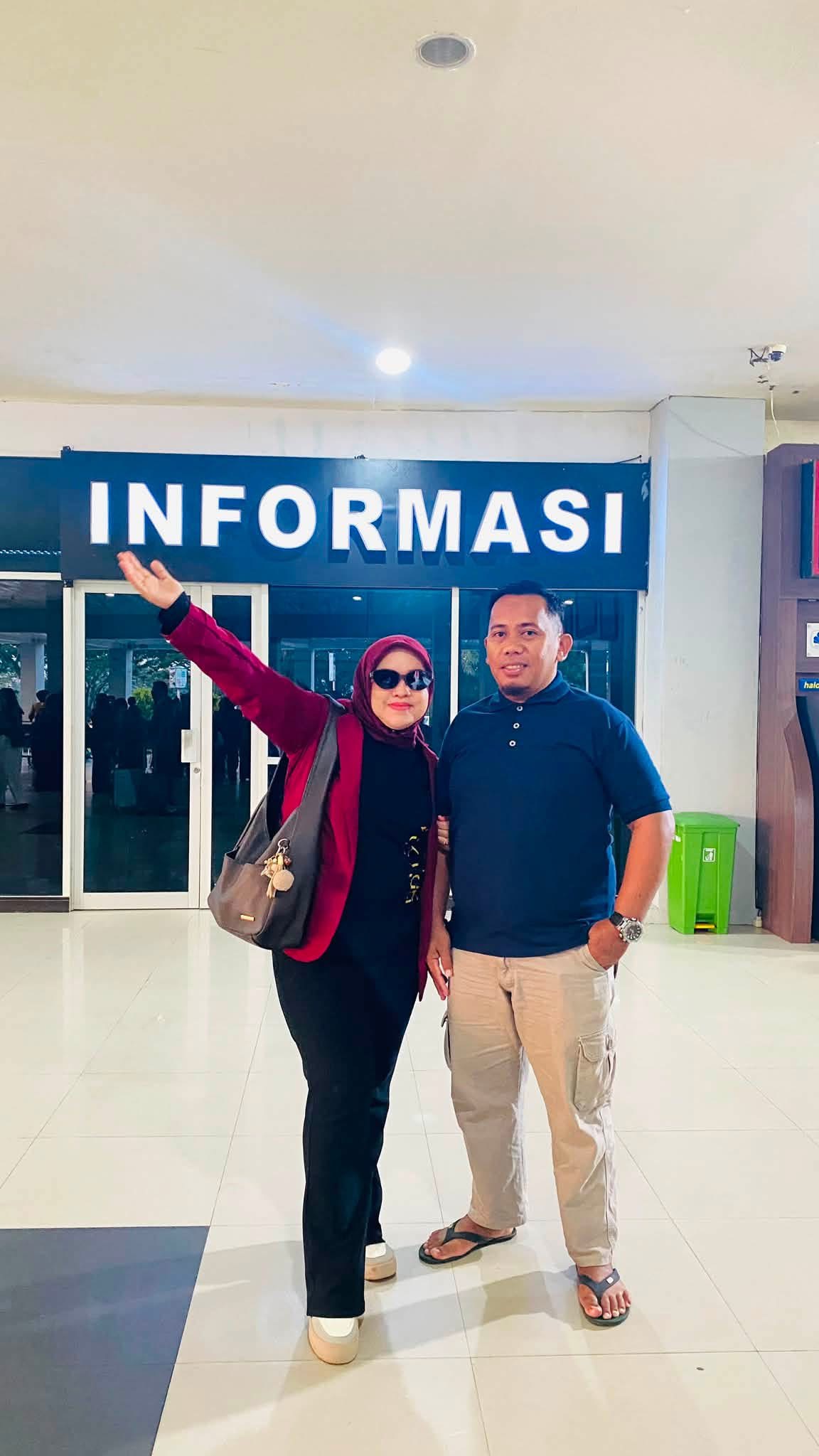 Perjalanan Atri bersama pasangan